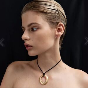 Heaven Mayhem mini necklace black and gold